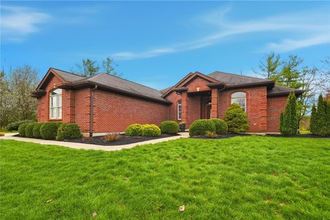 Photo of 555 Heatherwoode Circle, Springboro, OH 45066 (MLS # 954802)