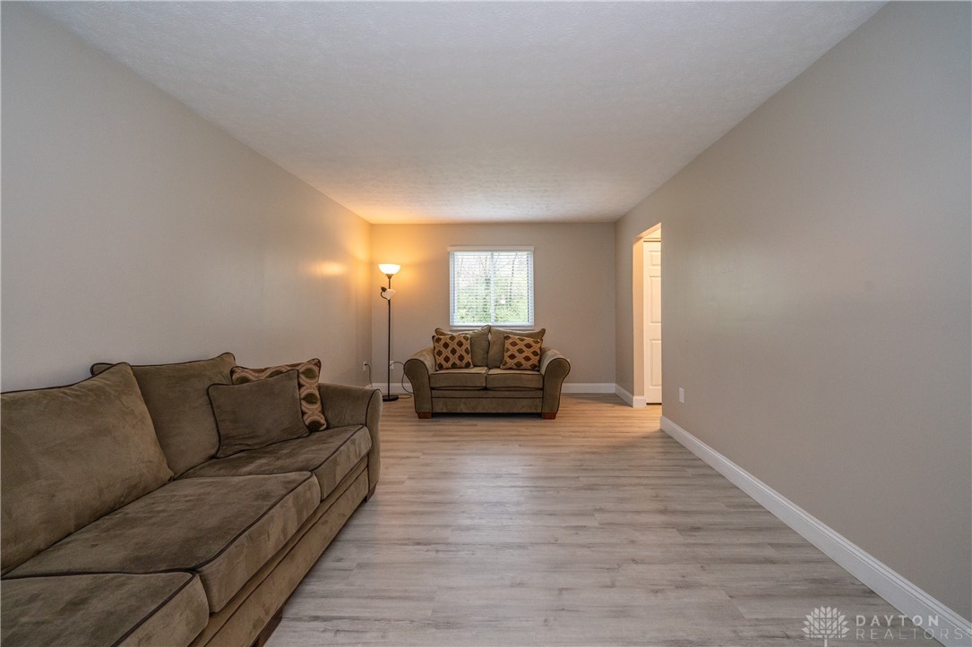 4293 Frontenac Drive, Beavercreek, Ohio image 4