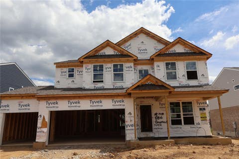 Photo of 586 Goldfinch Drive, Beavercreek, OH 45434 (MLS # 962595)