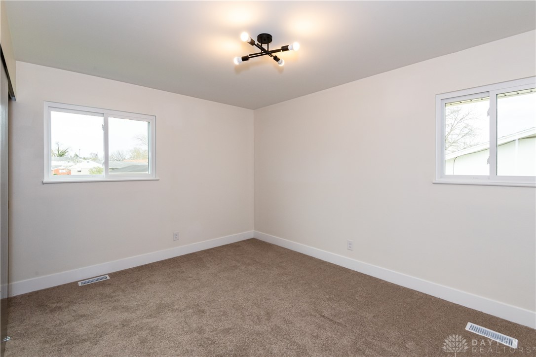 1100 Langdale Avenue, New Carlisle, Ohio image 38