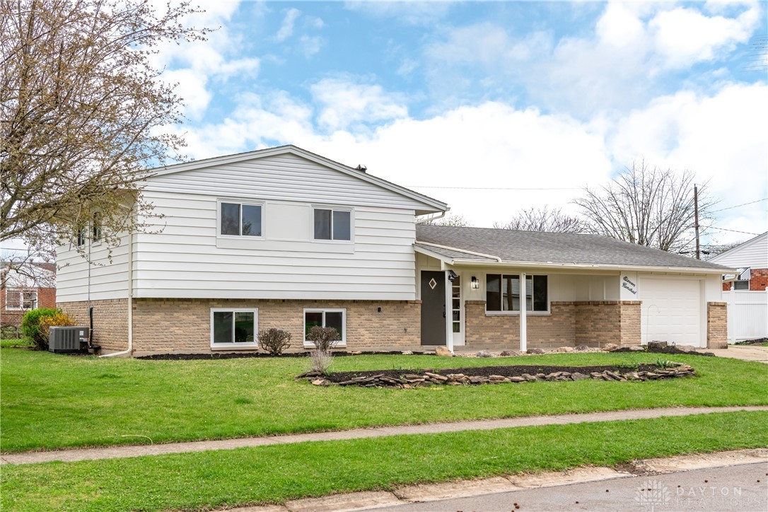 1100 Langdale Avenue, New Carlisle, Ohio image 1