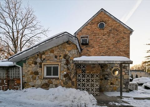 Photo of 916 Innisfallen Avenue, Springfield, OH 45506 (MLS # 953714)