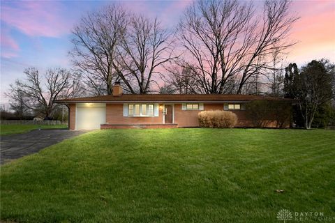 Homes For Sale - 3454 Longleaf Avenue<br/> Beavercreek, OH 45430