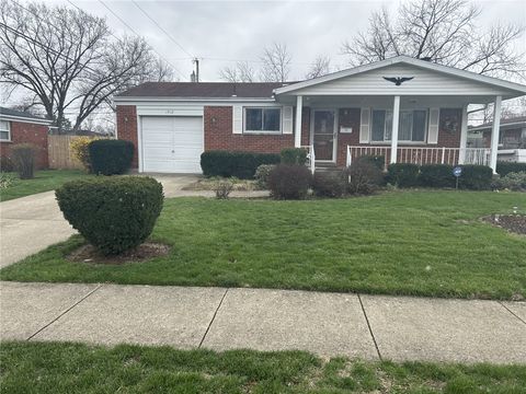 Photo of 1912 Echo Wood Court, Kettering, OH 45429 (MLS # 954362)