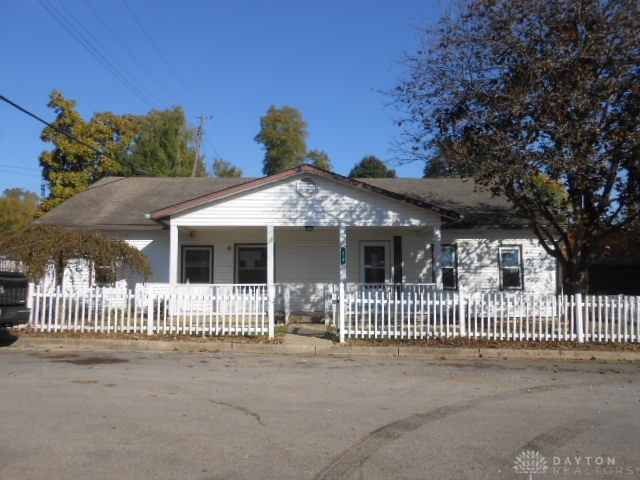 212 E Third Street, Lewisburg, Ohio image 1