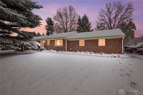 Photo of 3689 E Patterson Road, Beavercreek, OH 45430 (MLS # 947639)