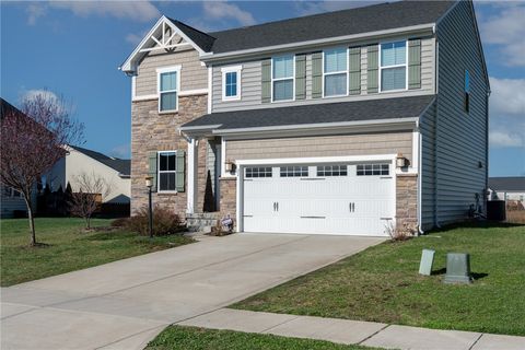 Homes For Sale - 32 Waterford Boulevard<br/> Fairborn, OH 45324