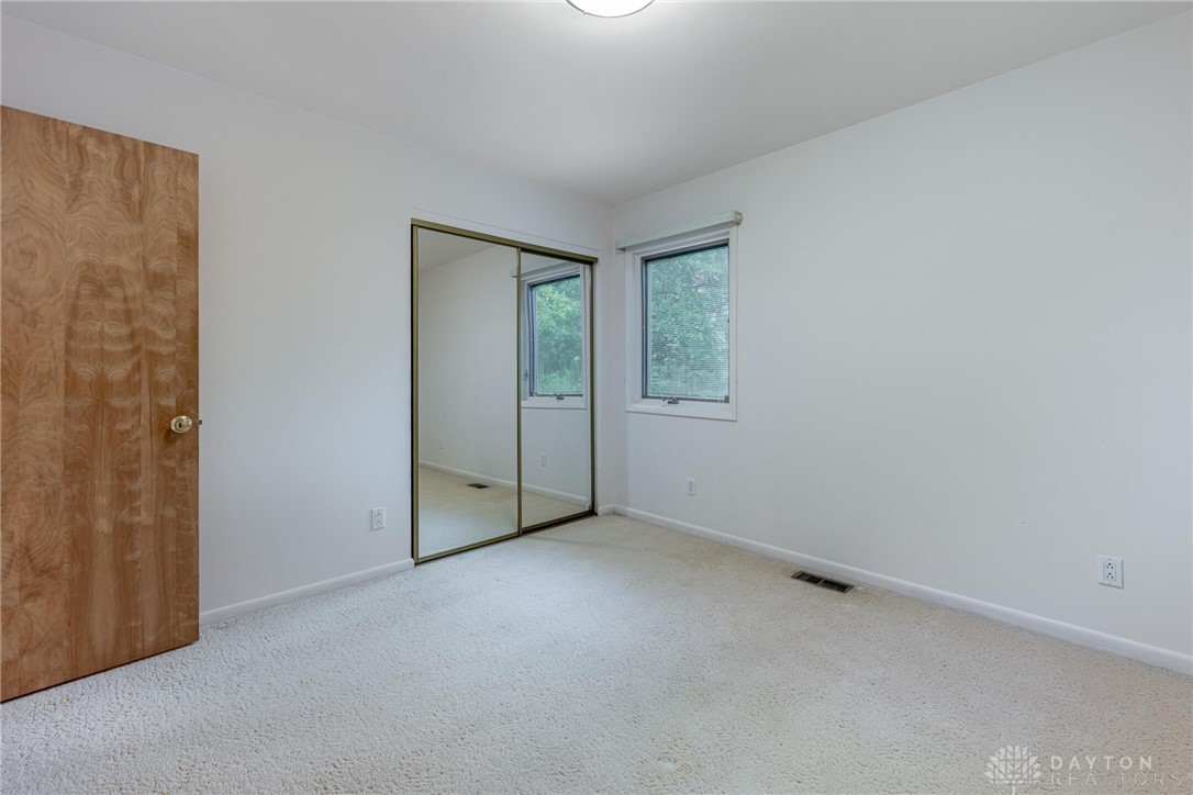 2301 Glenheath Drive, Kettering, Ohio image 26