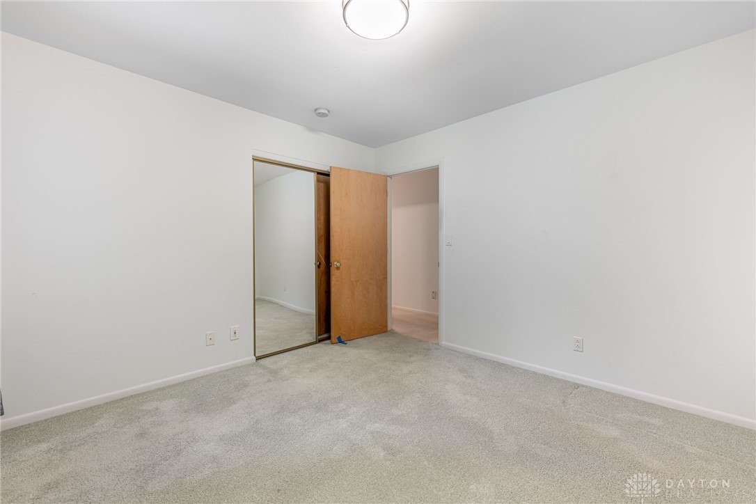 2301 Glenheath Drive, Kettering, Ohio image 24