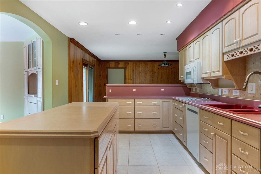 2301 Glenheath Drive, Kettering, Ohio image 11