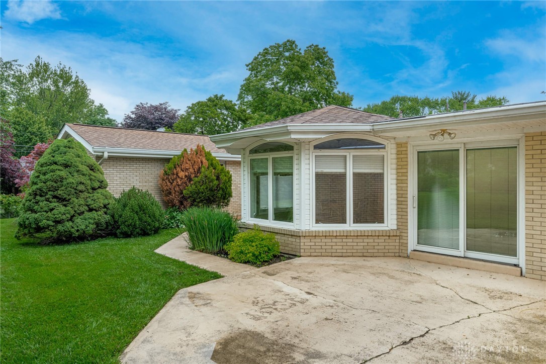 2301 Glenheath Drive, Kettering, Ohio image 47