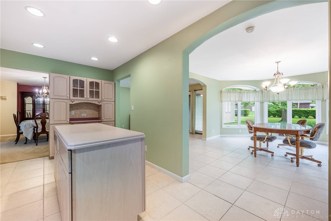 2301 Glenheath Drive, Kettering, Ohio image 14