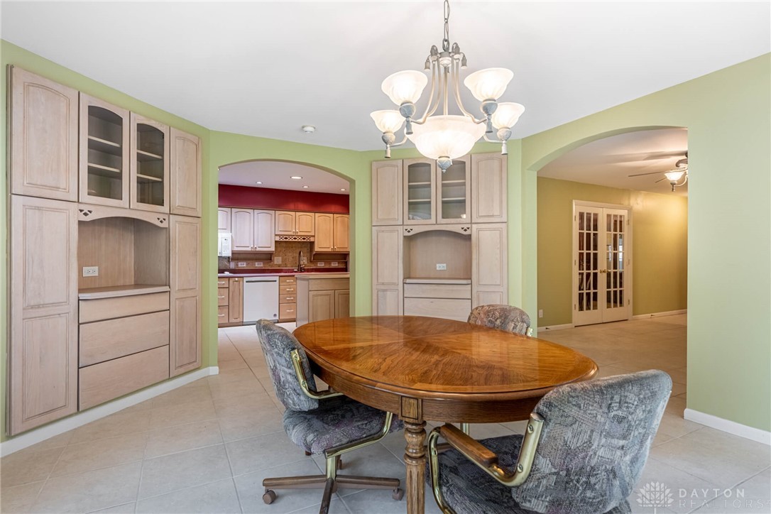 2301 Glenheath Drive, Kettering, Ohio image 16