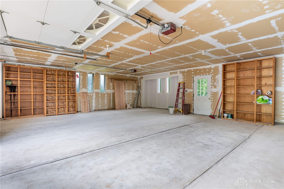2301 Glenheath Drive, Kettering, Ohio image 41