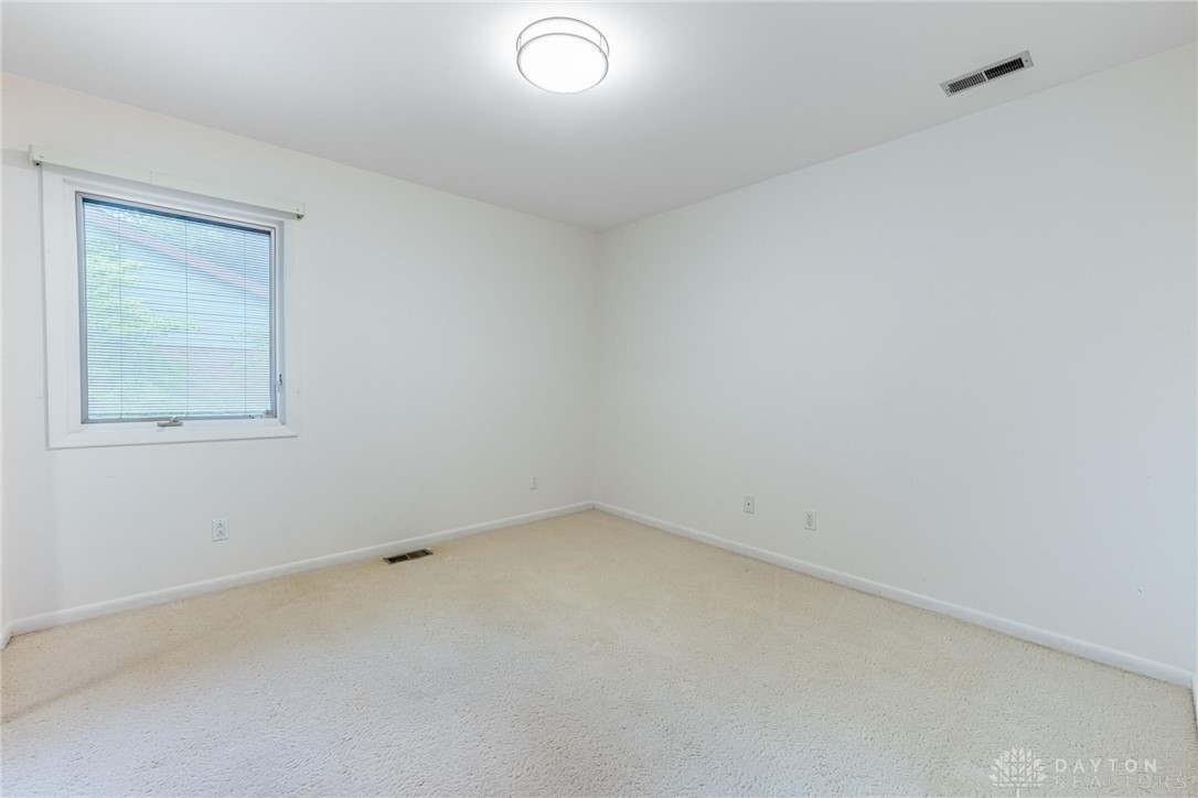 2301 Glenheath Drive, Kettering, Ohio image 25