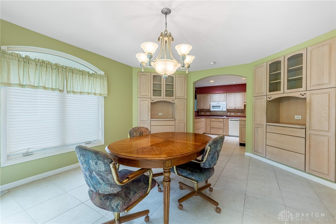 2301 Glenheath Drive, Kettering, Ohio image 15