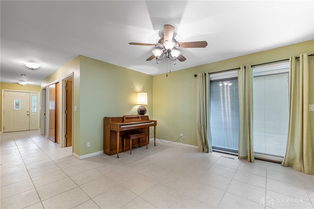2301 Glenheath Drive, Kettering, Ohio image 17