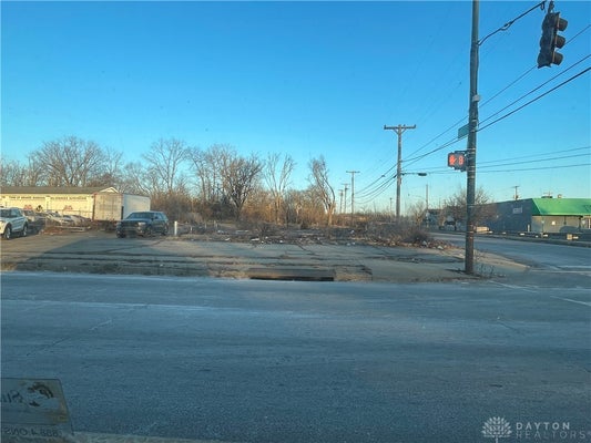 2200 N GETTYSBURG AVE, DAYTON, OH 45406 - Image ad8656a3601abf6d8cb6d59ecbfb3d72/1311663838
