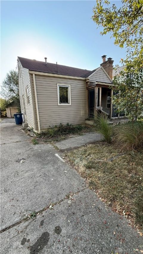 Photo of 1638 Hearthstone Drive, Dayton, OH 45410 (MLS # 943259)