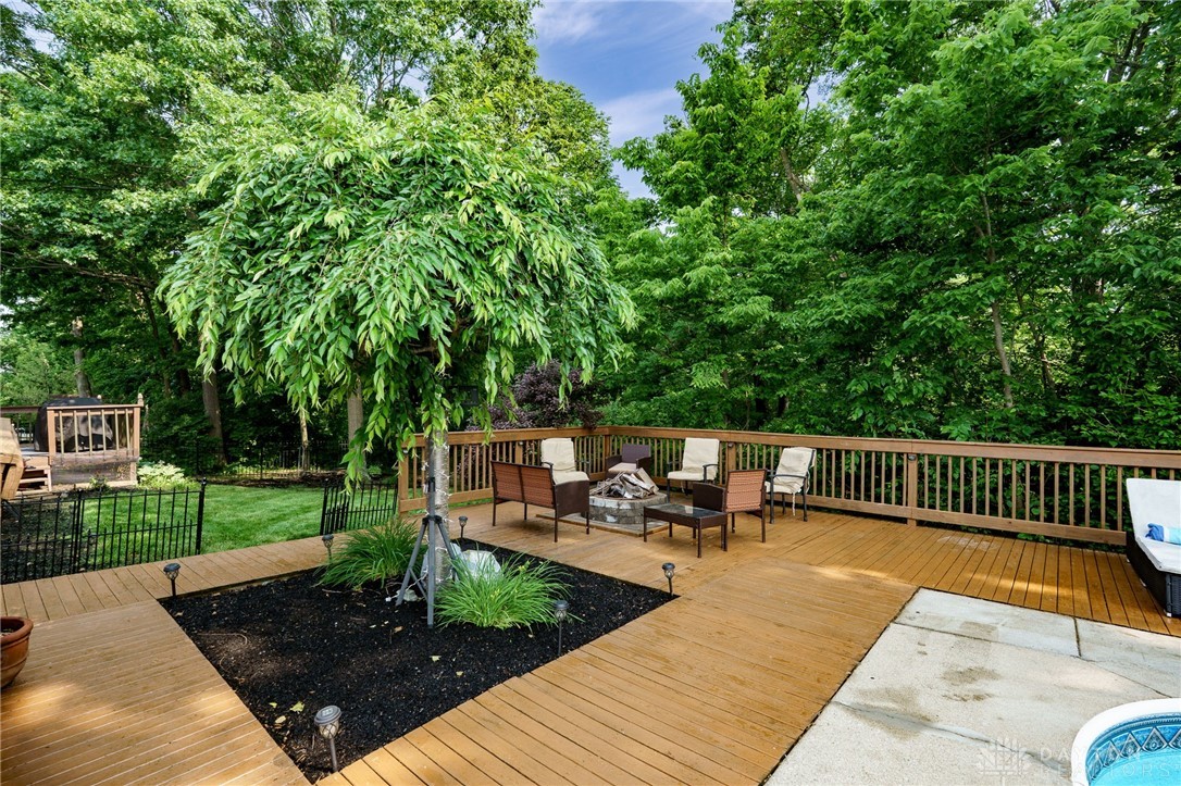 6940 Crown Pointe Drive, Hamilton, Ohio image 2