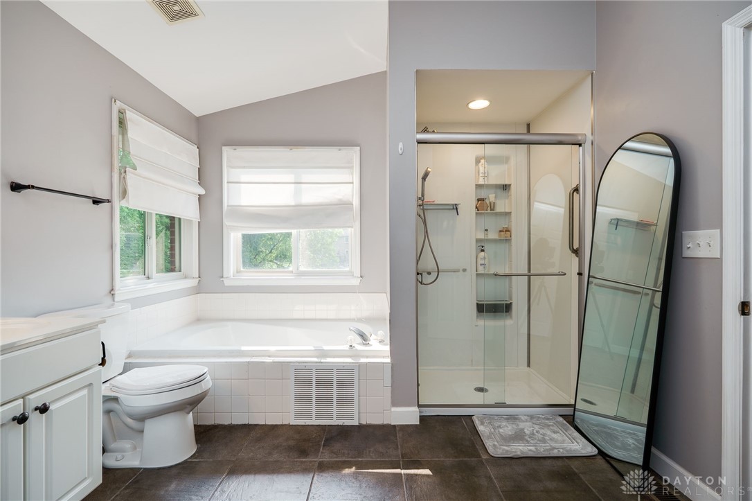 6940 Crown Pointe Drive, Hamilton, Ohio image 15