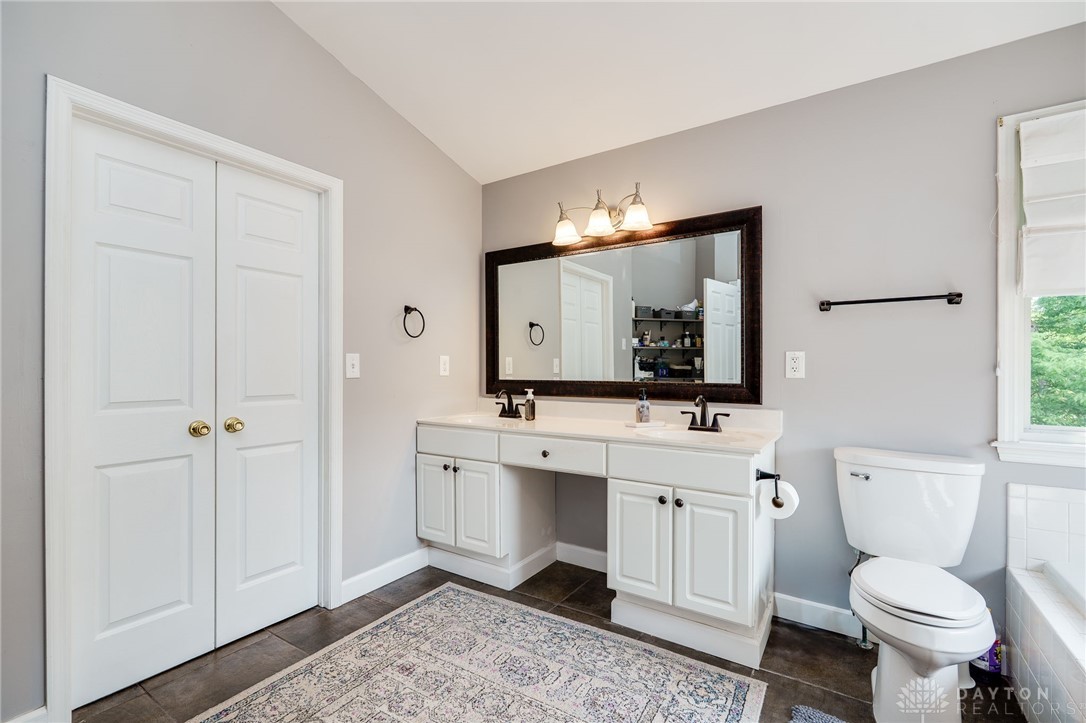 6940 Crown Pointe Drive, Hamilton, Ohio image 14