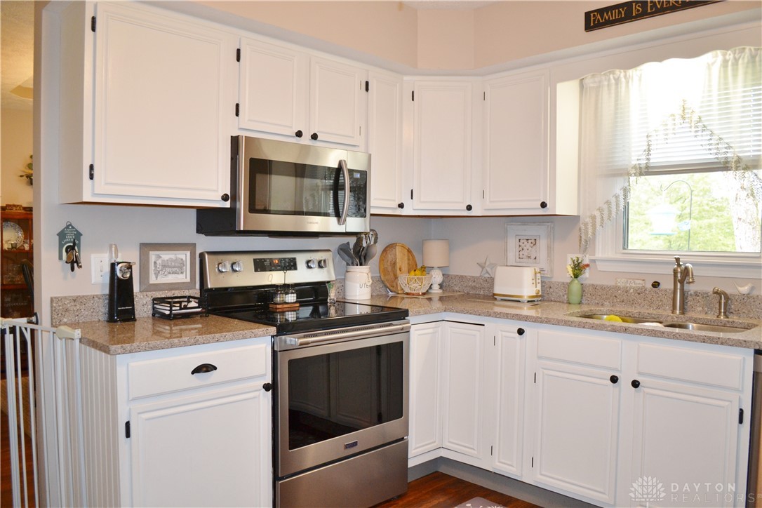 5617 Calais Drive, Springfield, Ohio image 25