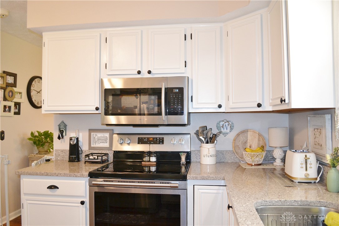 5617 Calais Drive, Springfield, Ohio image 28