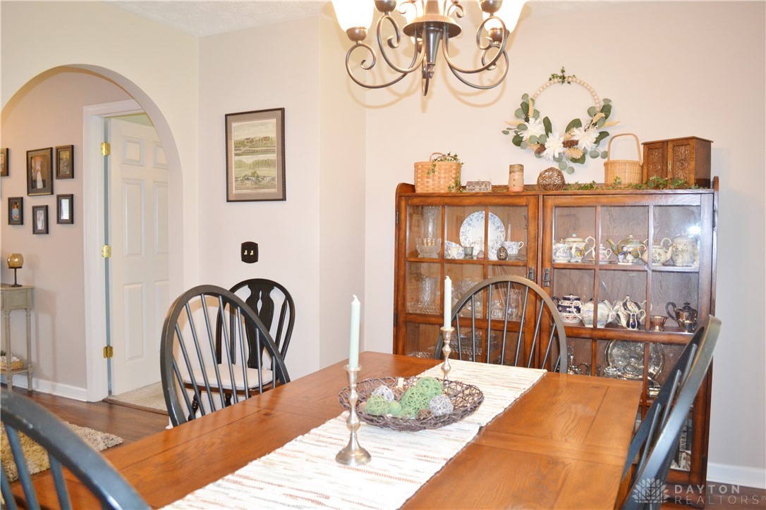5617 Calais Drive, Springfield, Ohio image 21