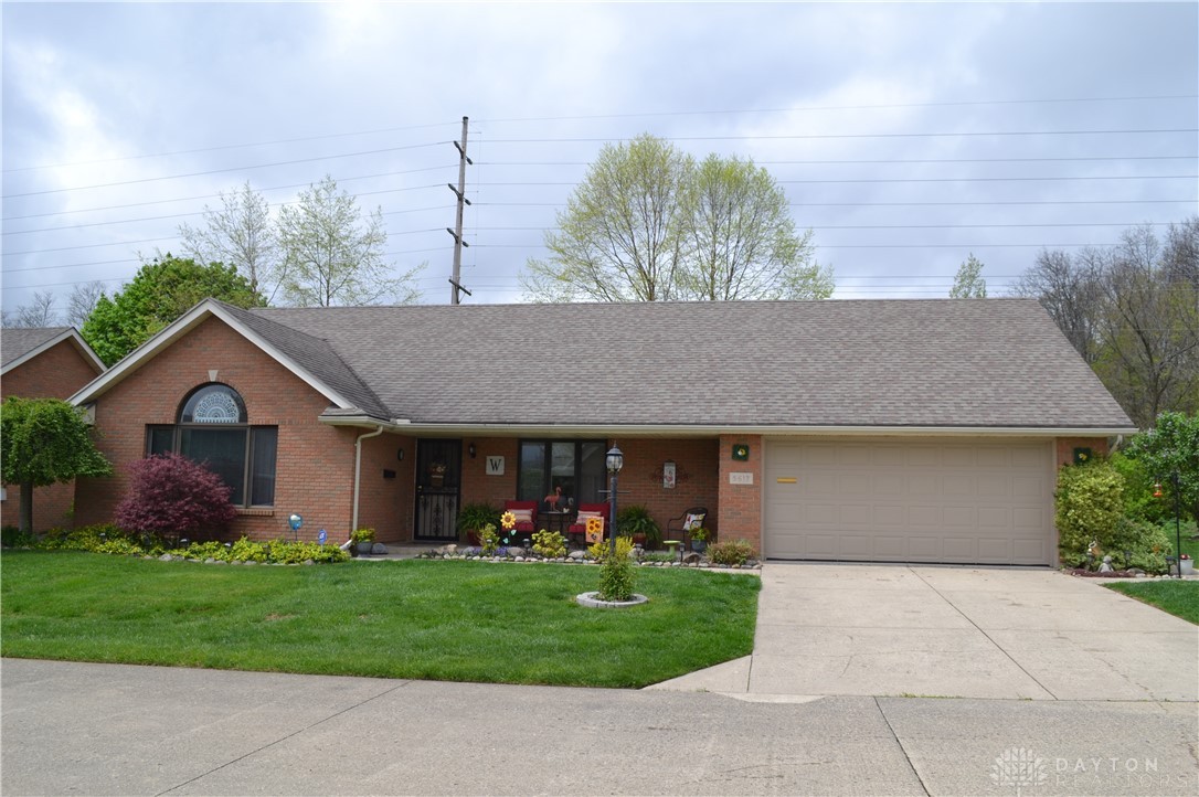 5617 Calais Drive, Springfield, Ohio image 1