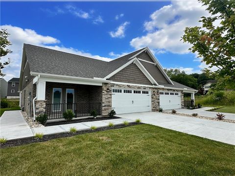 Photo of 5017 Waterford Lane, Middletown, OH 45042 (MLS # 954383)