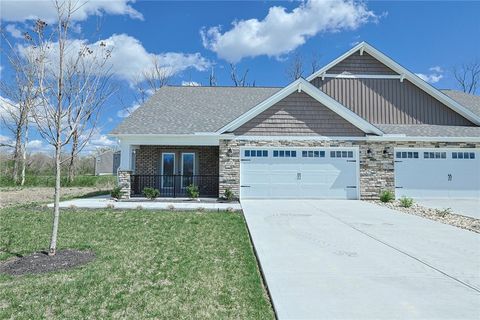 Photo of 5017 Waterford Lane, Middletown, OH 45042 (MLS # 954383)