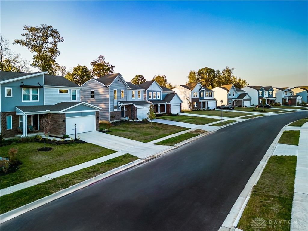 1232 Heathgate Way, Fairborn, Ohio image 2