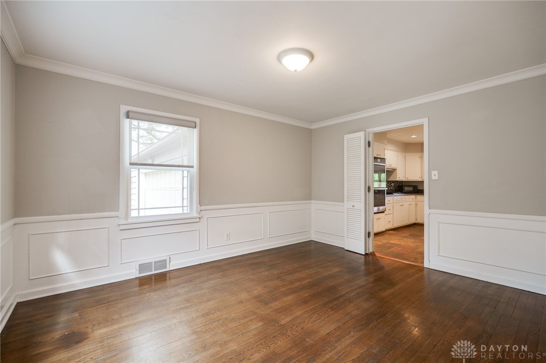 Oakwood, Ohio 45409, United States, 4 Bedrooms Bedrooms, ,2 BathroomsBathrooms,Residential,Pending,129116