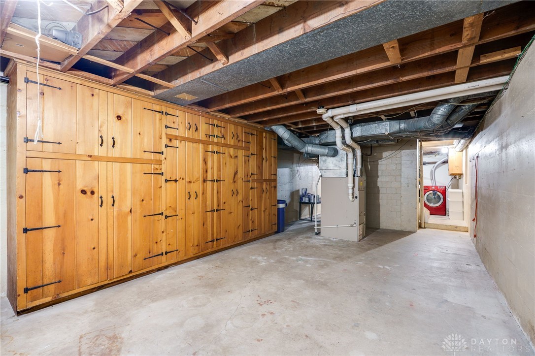 Oakwood, Ohio 45409, United States, 4 Bedrooms Bedrooms, ,2 BathroomsBathrooms,Residential,Pending,129116