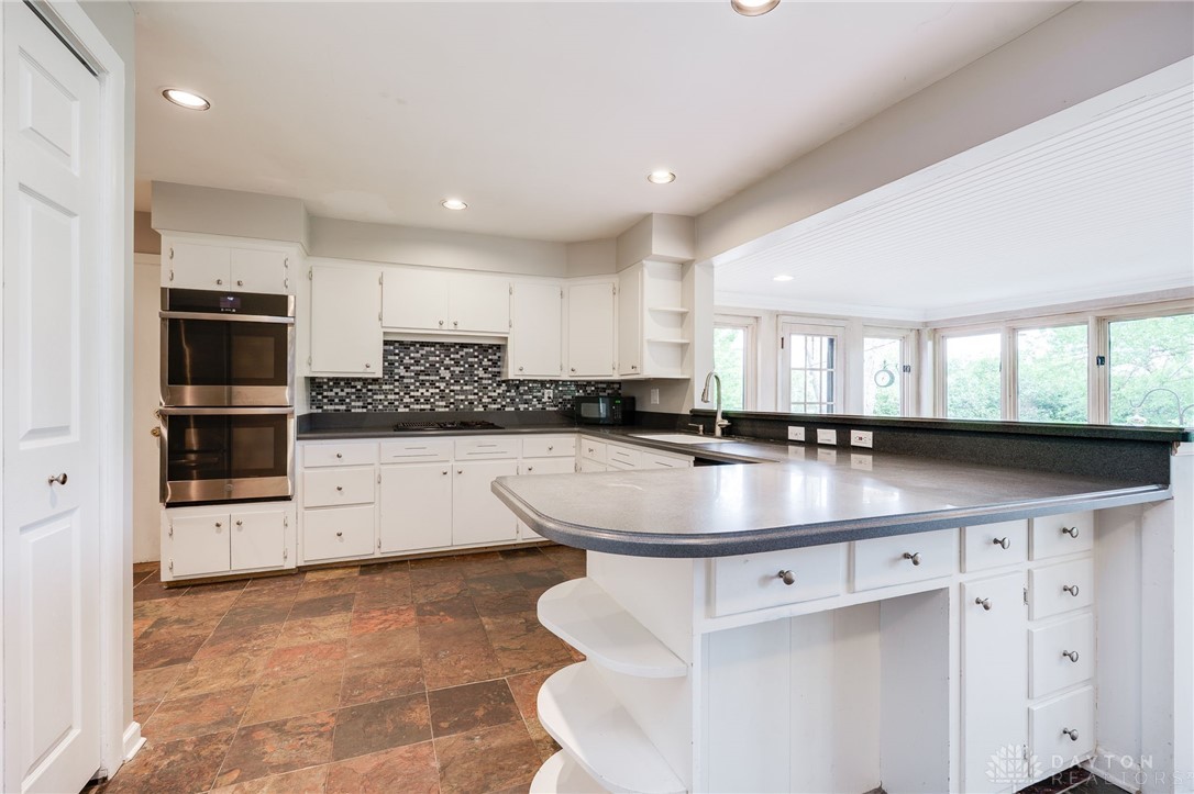 Oakwood, Ohio 45409, United States, 4 Bedrooms Bedrooms, ,2 BathroomsBathrooms,Residential,Pending,129116