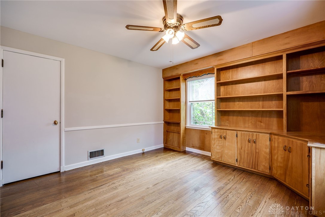 Oakwood, Ohio 45409, United States, 4 Bedrooms Bedrooms, ,2 BathroomsBathrooms,Residential,Pending,129116