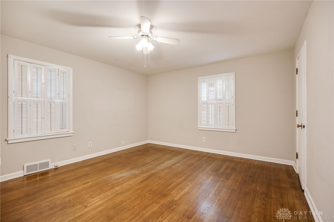 Oakwood, Ohio 45409, United States, 4 Bedrooms Bedrooms, ,2 BathroomsBathrooms,Residential,Pending,129116