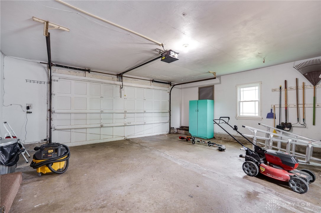 Oakwood, Ohio 45409, United States, 4 Bedrooms Bedrooms, ,2 BathroomsBathrooms,Residential,Pending,129116