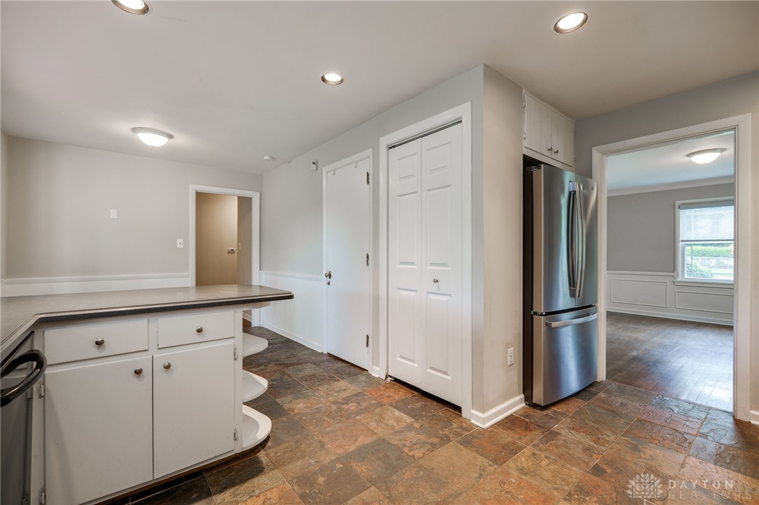 Oakwood, Ohio 45409, United States, 4 Bedrooms Bedrooms, ,2 BathroomsBathrooms,Residential,Pending,129116