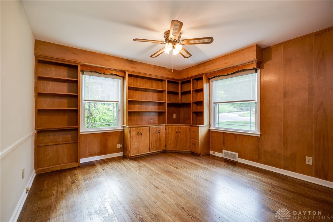 Oakwood, Ohio 45409, United States, 4 Bedrooms Bedrooms, ,2 BathroomsBathrooms,Residential,Pending,129116