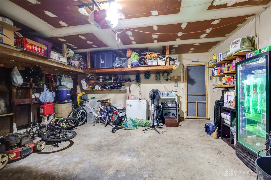 2801 Pinegrove Drive, Dayton, Ohio image 33