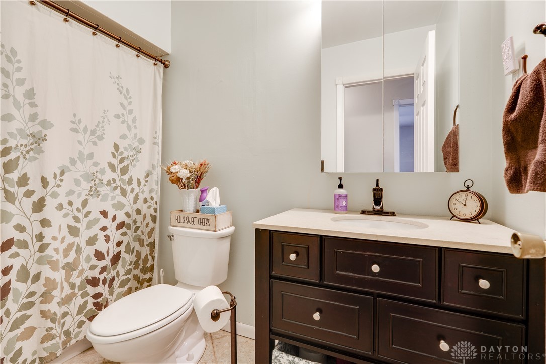 2801 Pinegrove Drive, Dayton, Ohio image 29