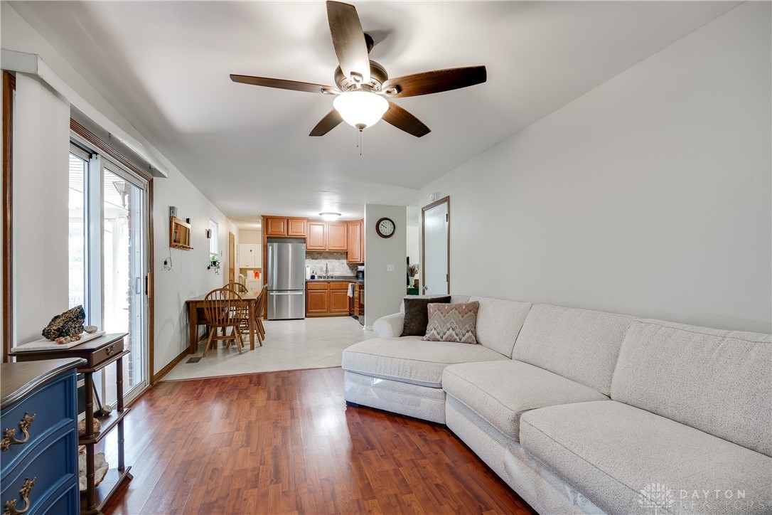 2801 Pinegrove Drive, Dayton, Ohio image 13