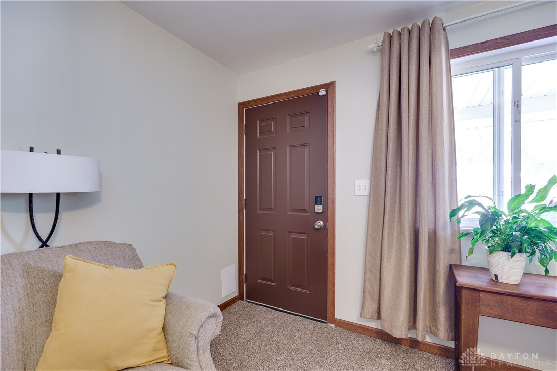 2801 Pinegrove Drive, Dayton, Ohio image 5