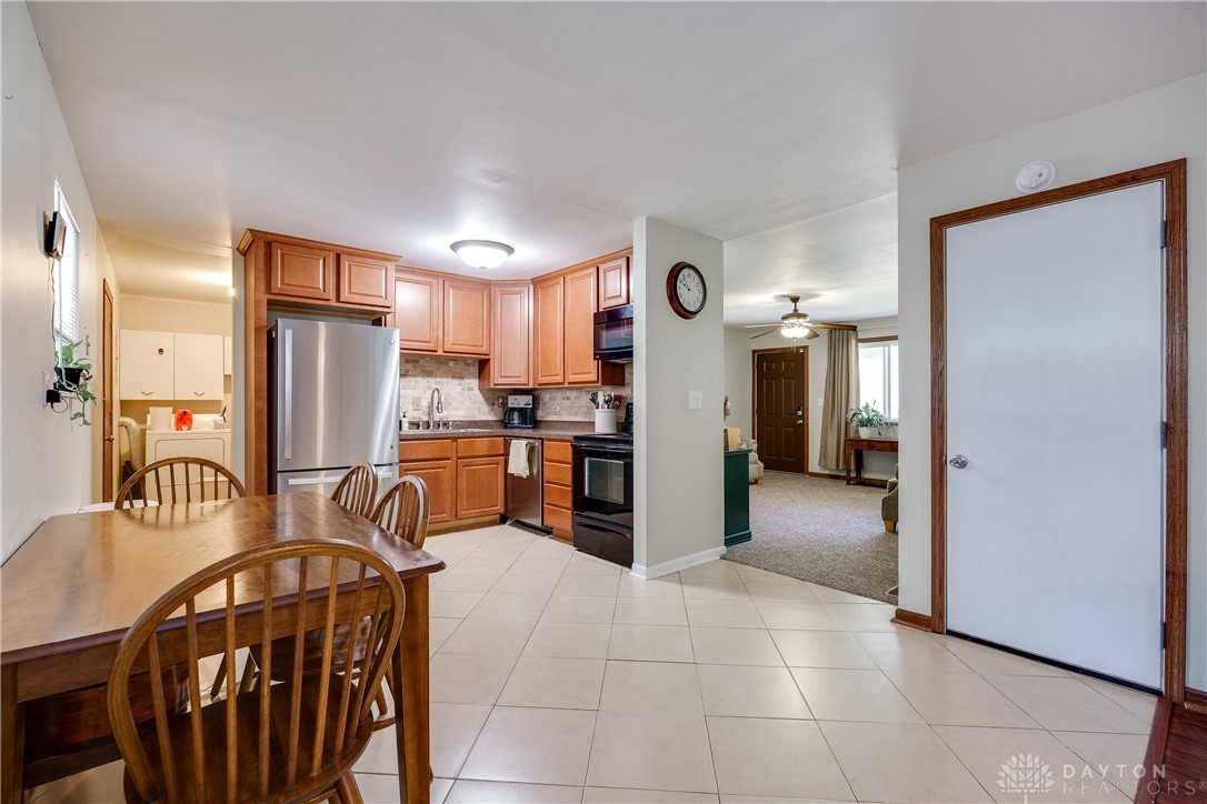 2801 Pinegrove Drive, Dayton, Ohio image 19