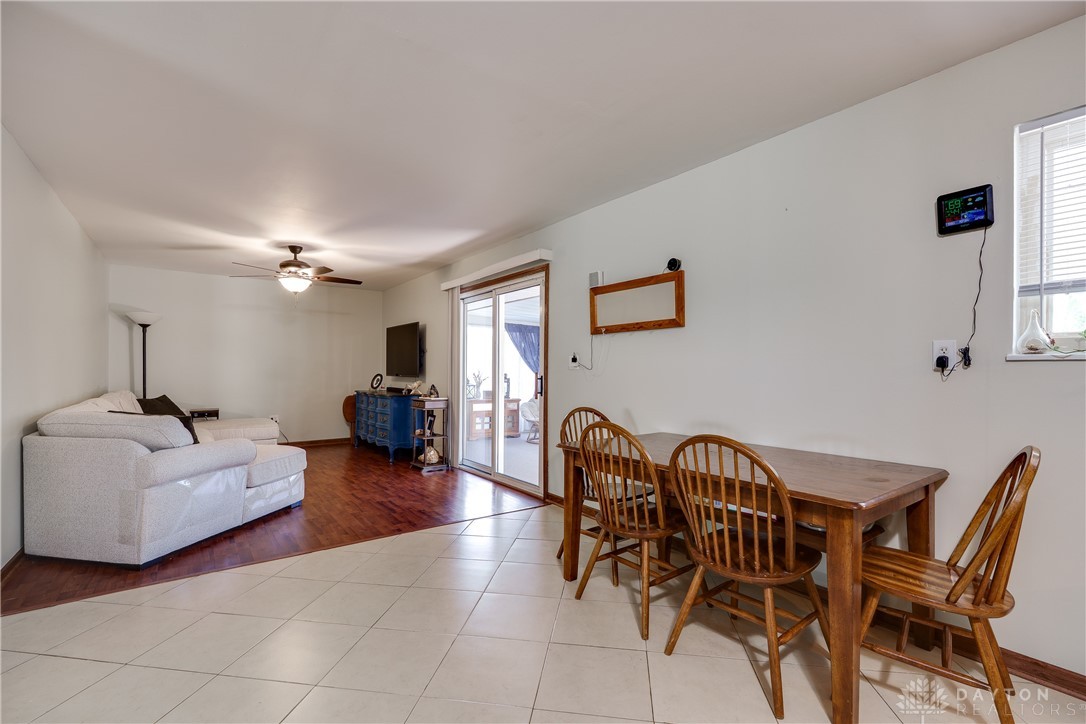 2801 Pinegrove Drive, Dayton, Ohio image 18