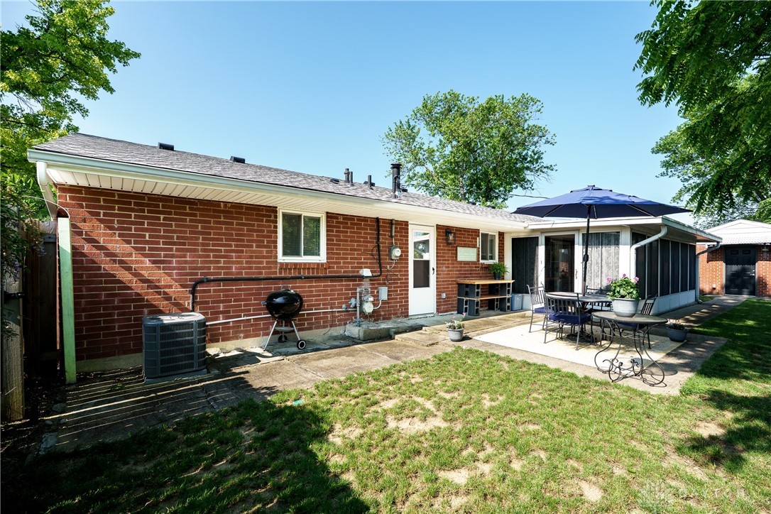 2801 Pinegrove Drive, Dayton, Ohio image 36