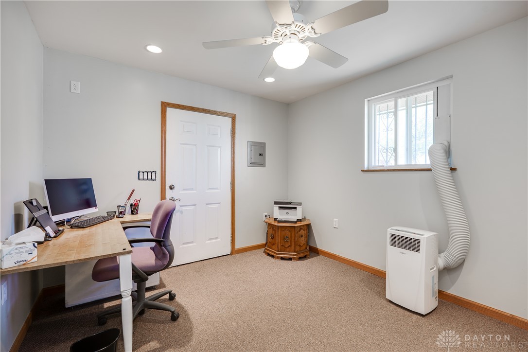 2801 Pinegrove Drive, Dayton, Ohio image 40