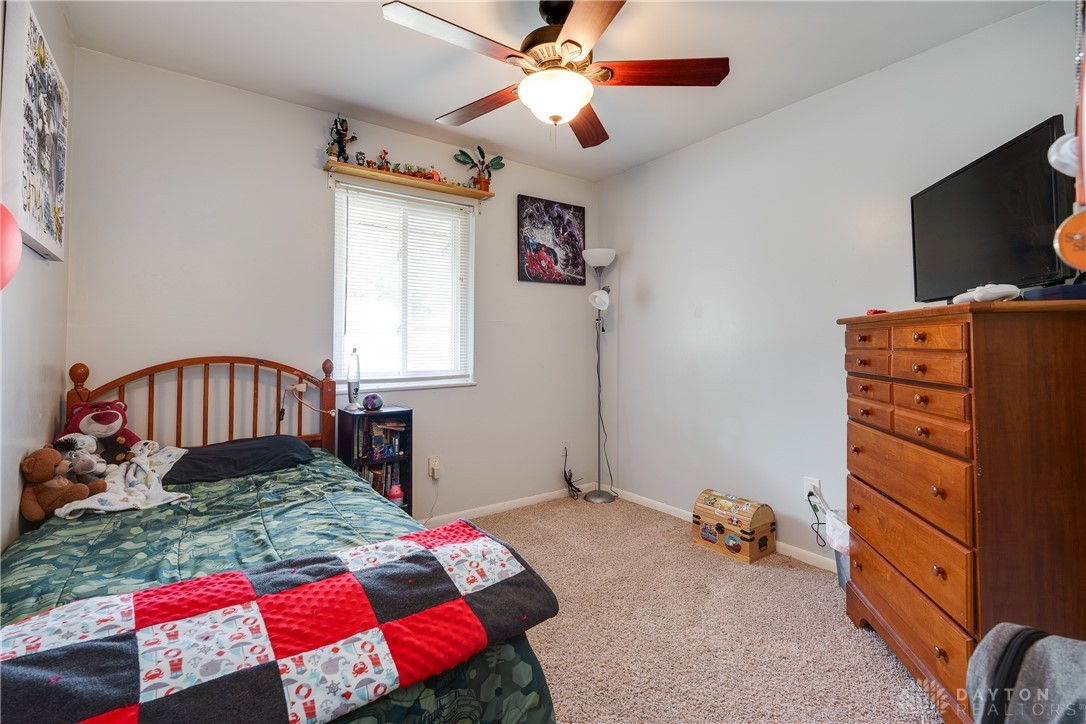 2801 Pinegrove Drive, Dayton, Ohio image 25